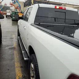 2018 Dodge 1500CREWSLTG4WD Pickup Truck