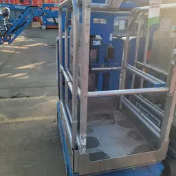 2017 Genie GR-12 Self-Propelled One-Person Lift