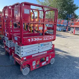 2017 MEC 1330SE Scissor Lift