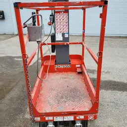 2016 Skyjack SJ12 Self-Propelled One-Person Lift