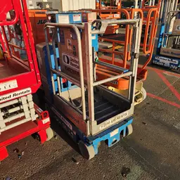 2016 Genie GR-12 Self-Propelled One-Person Lift