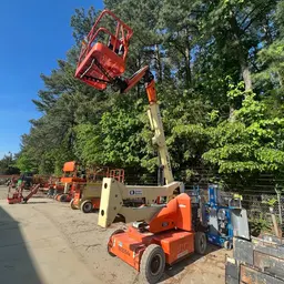 2014 JLG E400AJPN Articulating Boom Lift