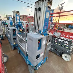 2017 Genie GR-20 Self-Propelled One-Person Lift
