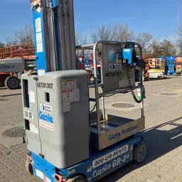 2014 Genie GR-20 Self-Propelled One-Person Lift