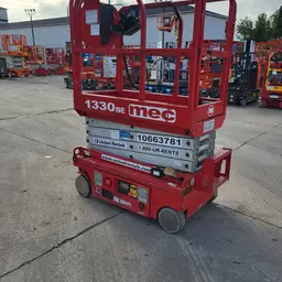 2017 MEC 1330SE Scissor Lift