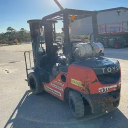 2018 Toyota 8FGU30 Warehouse Forklift