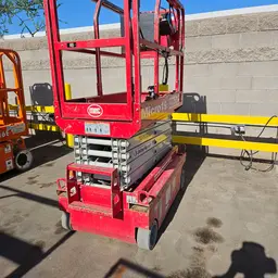 2018 MEC MICRO 19 Scissor Lift