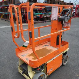 2015 JLG 1230ES Self-Propelled One-Person Lift