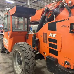 2016 SKYTRAK 8042 Forklift