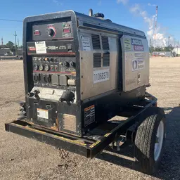 2020 Lincoln Electric VANTAGE 322 Welder