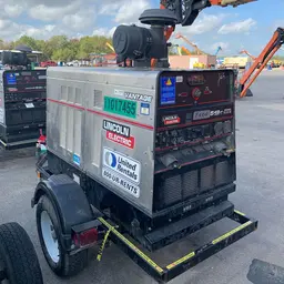 2019 Lincoln Electric VANTAGE 549 Welder
