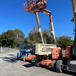 2013 JLG 450AJ Articulating Boom Lift