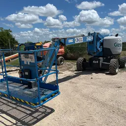 2016 Genie Z-62/40 Articulating Boom Lift
