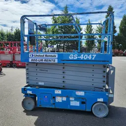 2017 Genie GS-4047 Scissor Lift