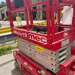 2017 MEC MICRO 19 Scissor Lift