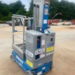 2016 Genie GR-20 Self-Propelled One-Person Lift