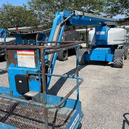 2015 Genie Z-80/60 Articulating Boom Lift