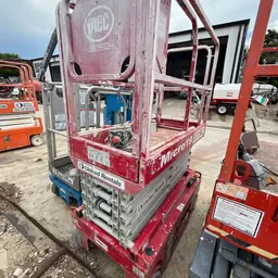 2018 MEC MICRO 19 Scissor Lift