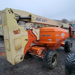 2013 JLG 800AJ Articulating Boom Lift