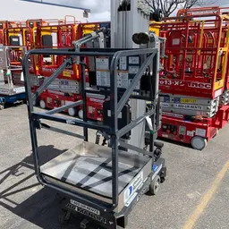2017 JLG 25AM-DC Pusharound Lift