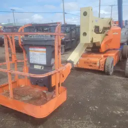 2013 JLG E400AN Articulating Boom Lift