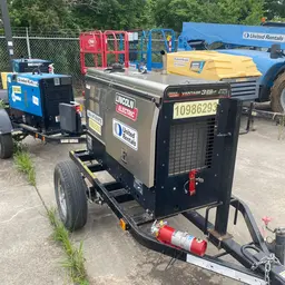 2019 Lincoln Electric VANTAGE 322 Welder