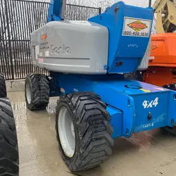 2014 Genie Z-80/60 Articulating Boom Lift
