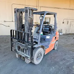 2018 Toyota 8FGU25 Warehouse Forklift