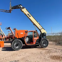 2017 JLG 943 Forklift