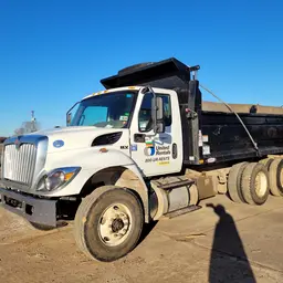 2020 International HV607 Truck