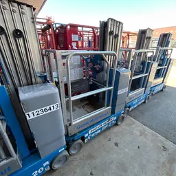 2018 Genie GR-20 Self-Propelled One-Person Lift