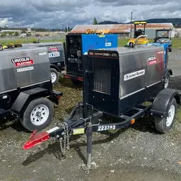 2019 Lincoln Electric VANTAGE 322 Welder