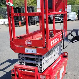 2016 MEC 1330SE Scissor Lift