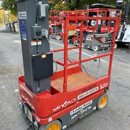 2017 Skyjack SJ12 Self-Propelled One-Person Lift