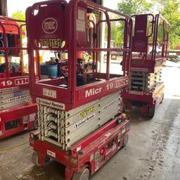 2017 MEC MICRO 19 Scissor Lift