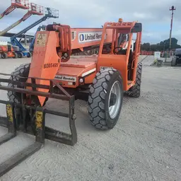 2014 SKYTRAK 8042 Forklift