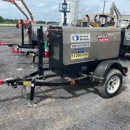 2021 Lincoln Electric VANTAGE 322 Welder