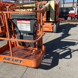2014 JLG E300AJP Articulating Boom Lift