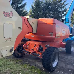 2015 JLG 800AJ Articulating Boom Lift