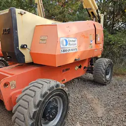 2013 JLG 800AJ Articulating Boom Lift