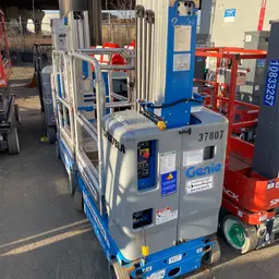2016 Genie GR-20 Self-Propelled One-Person Lift