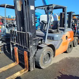 2015 Toyota 8FD45U Warehouse Forklift
