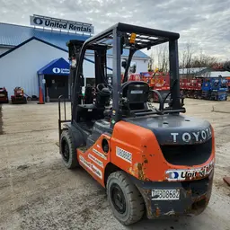 2018 Toyota 8FGU30 Warehouse Forklift