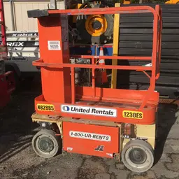 2014 JLG 1230ES Self-Propelled One-Person Lift