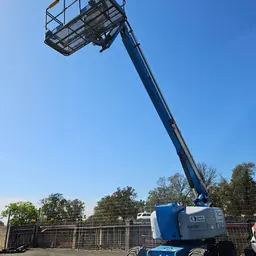 2013 Genie Z-80/60 Articulating Boom Lift