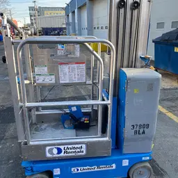 2016 Genie GR-20 Self-Propelled One-Person Lift