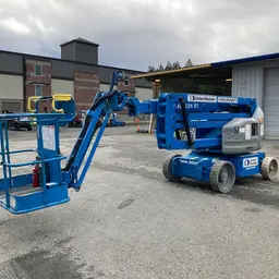 2013 Genie Z-40/23N RJ Articulating Boom Lift