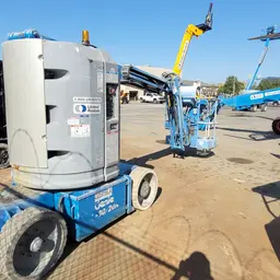 2015 Genie Z-30/20N Articulating Boom Lift