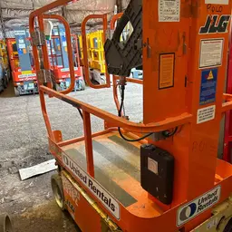 2018 JLG 1230ES Self-Propelled One-Person Lift