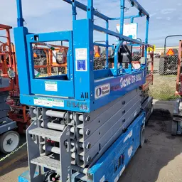 2017 Genie GS-3232 Scissor Lift
